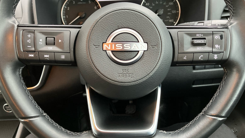 Nissan Qashqai 1.3 DiG-T MH Acenta Premium 5dr Petrol Hatchback